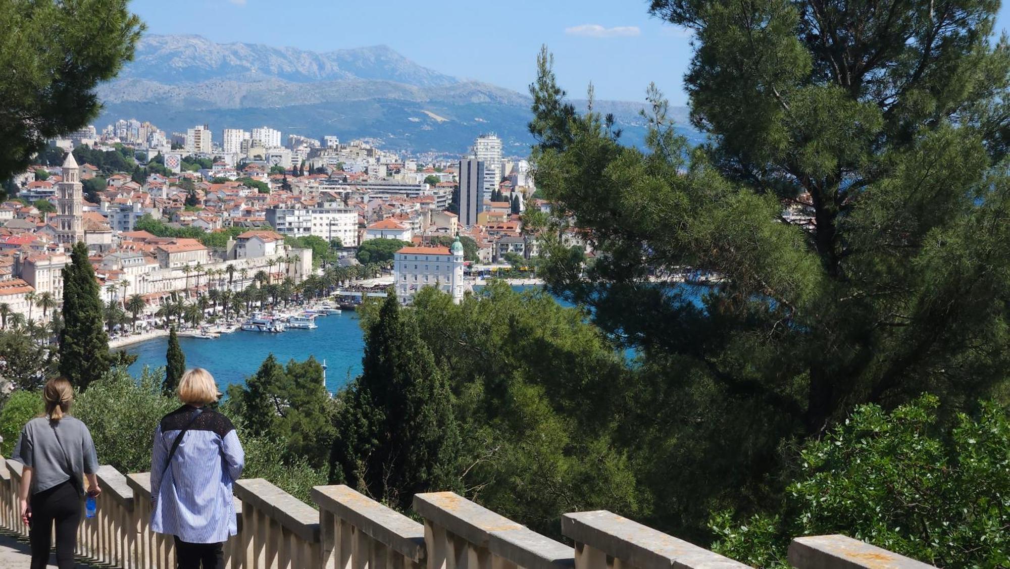 Romana With A Spacious Terrace Apartment *