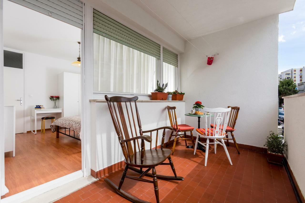 Romana With A Spacious Terrace Apartament *